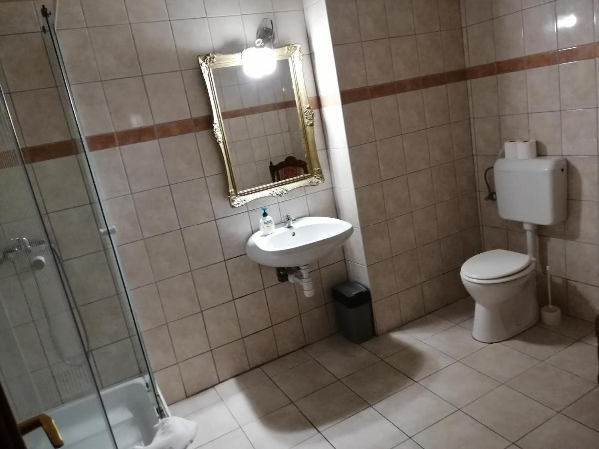 Korona Szallo Sárvár Exteriér fotografie